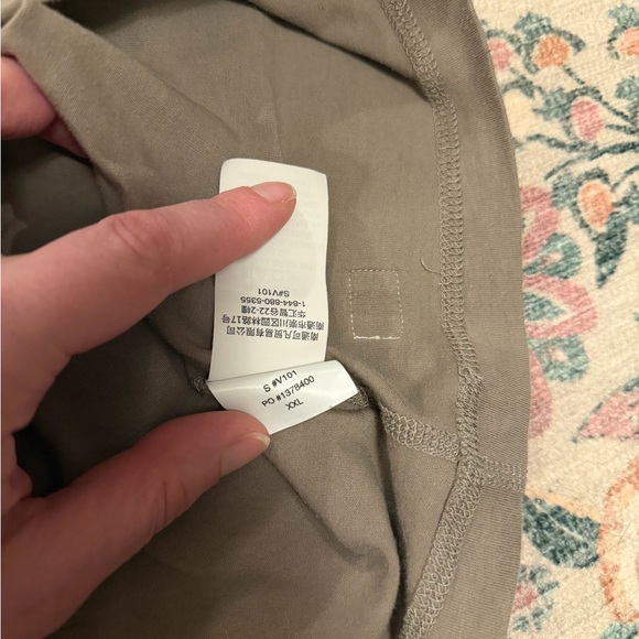 Vuori Shirt - Picture 3 of 3